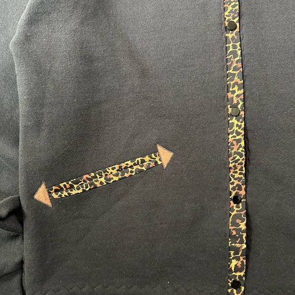 Lee Black Sweatshirt with Patterned Trim - Picture 4 of 8